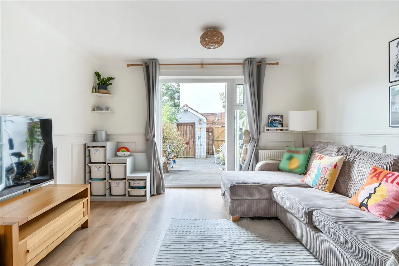 Peal Gardens, Ealing, W13, photo 9