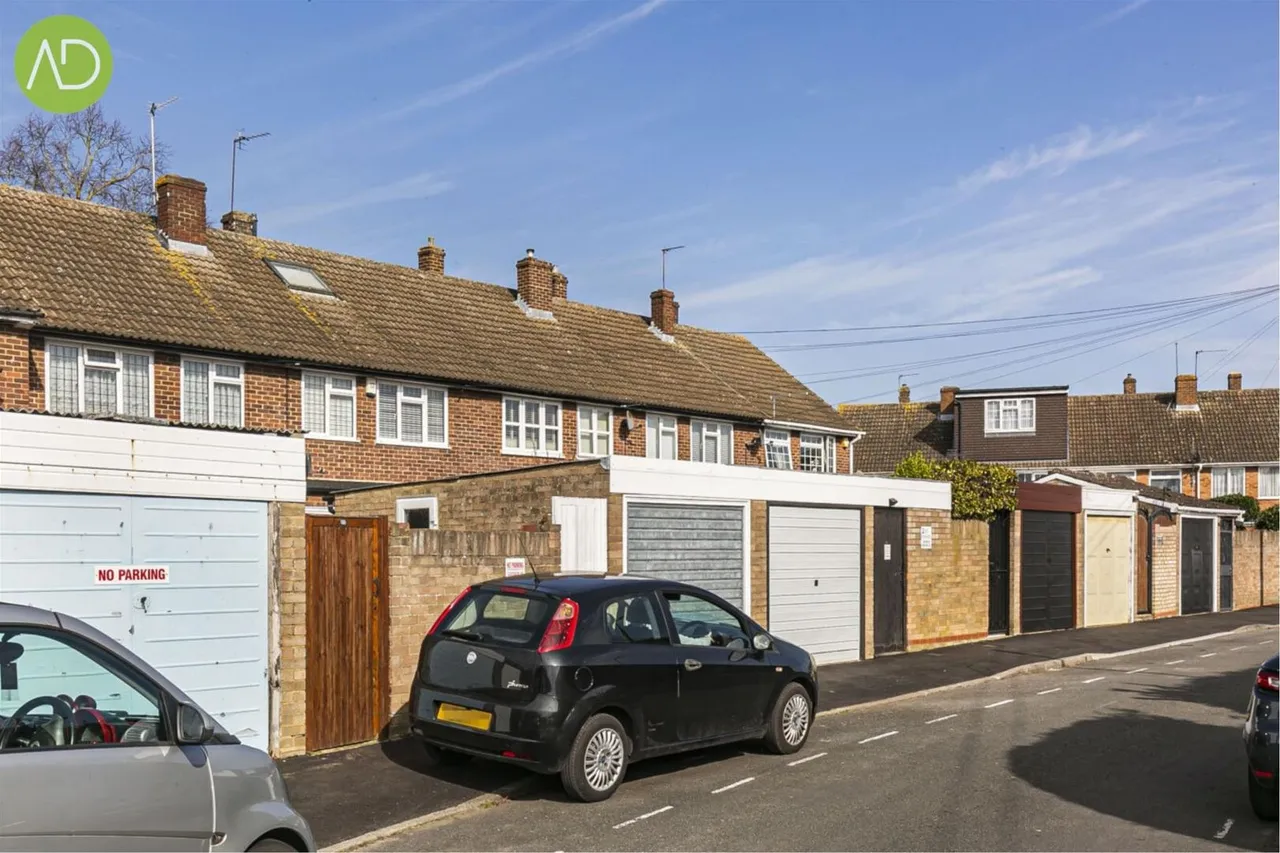 Rowlands Close, Cheshunt EN8 9NW, photo 16