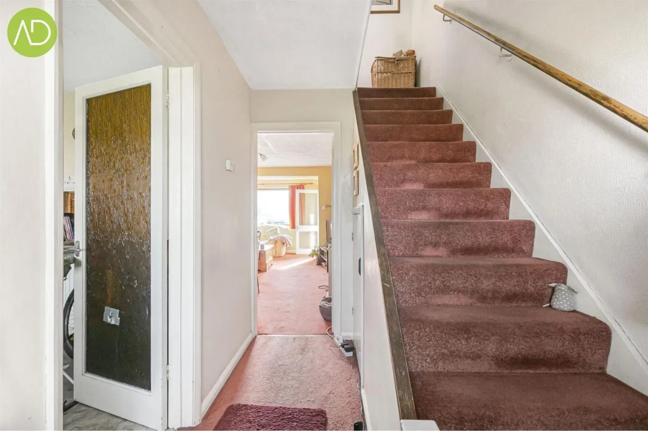 Rowlands Close, Cheshunt EN8 9NW, photo 13
