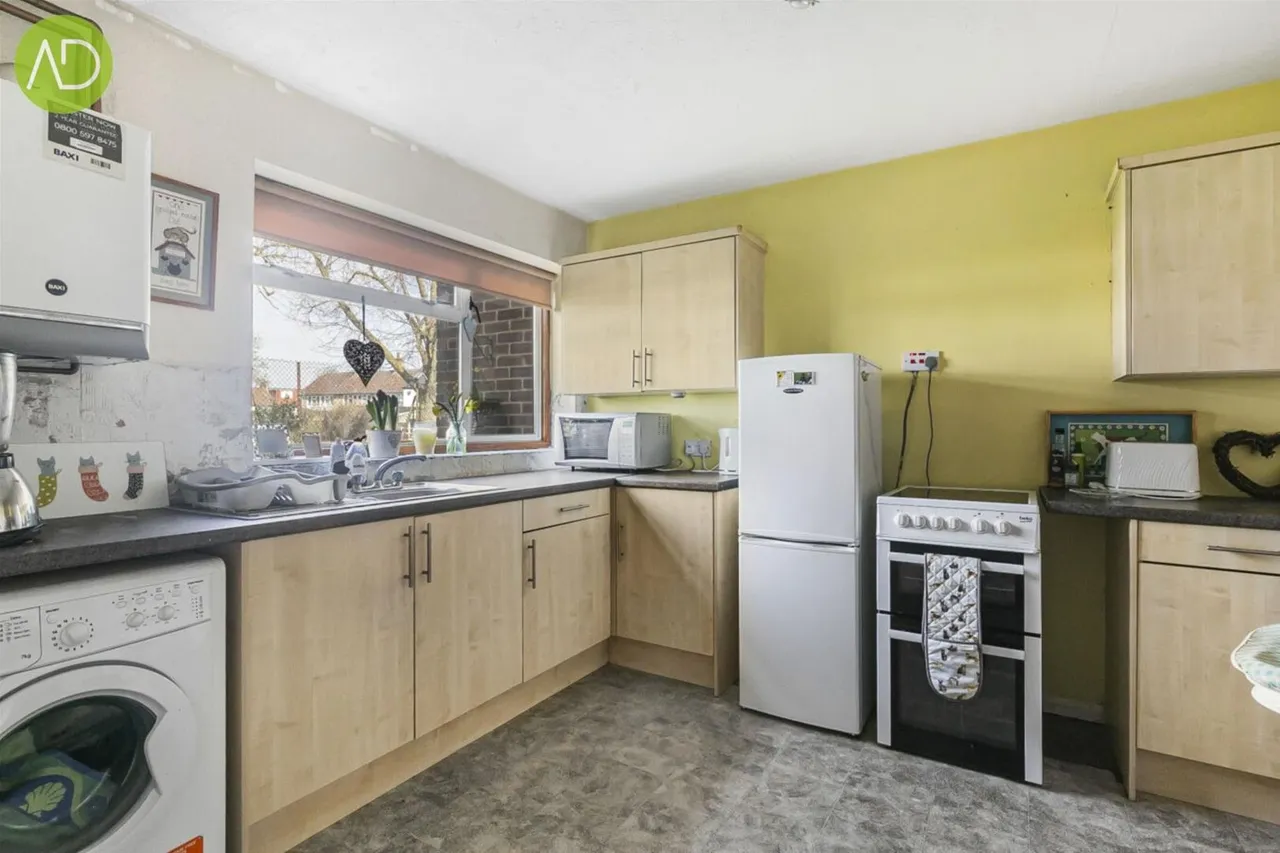 Rowlands Close, Cheshunt EN8 9NW, photo 7