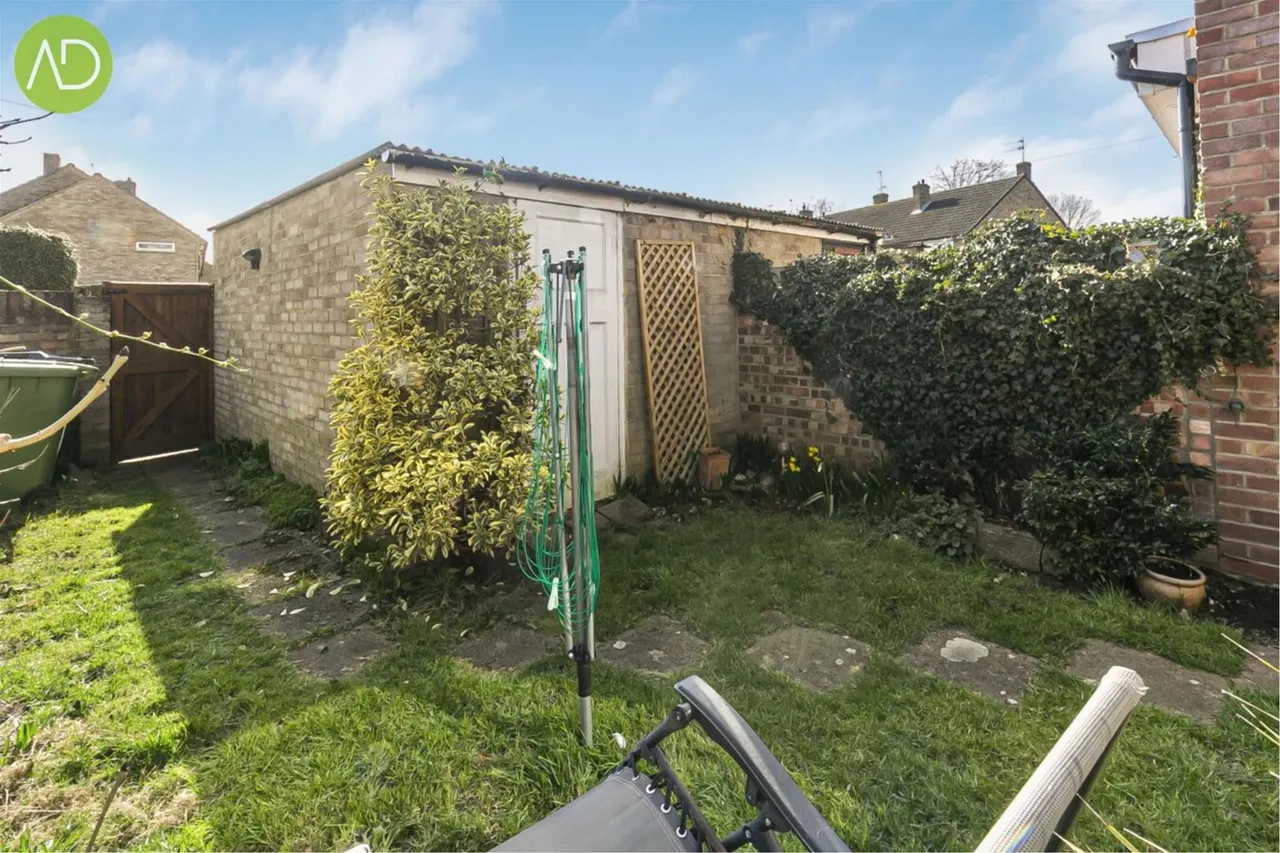 Rowlands Close, Cheshunt EN8 9NW, photo 15