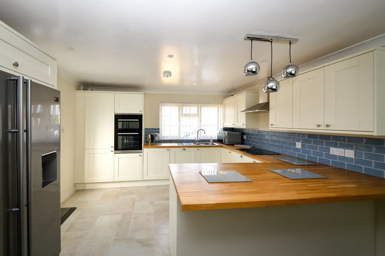 Oakview Drive, Downham Market, photo 2