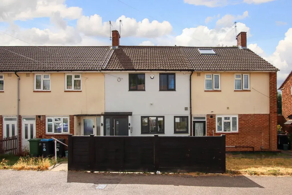 2 bed house for sale — Goldcroft, Hemel Hempstead, Hertfordshire, HP3 8ET