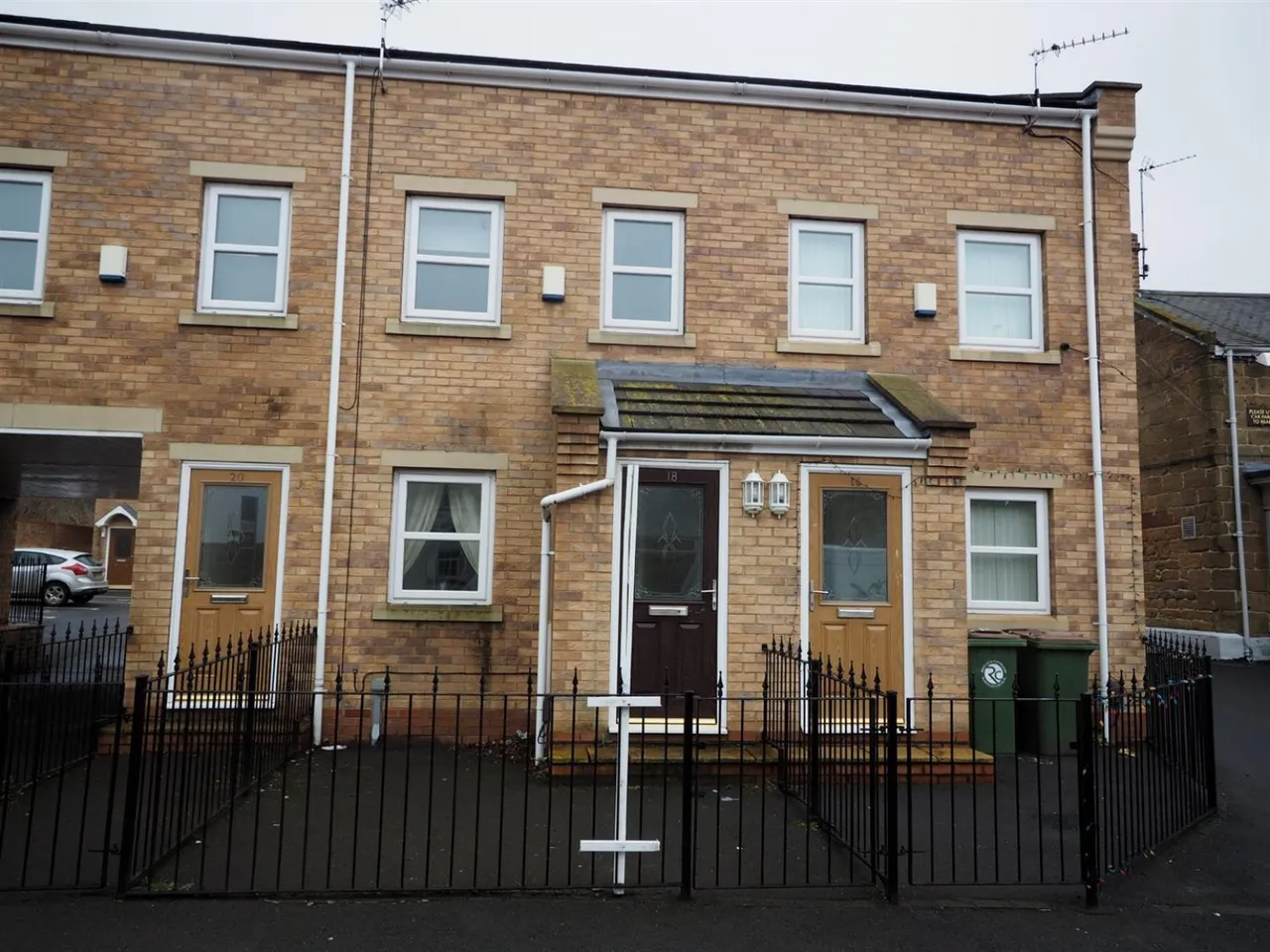 3 bed house to rent — High Street, Lazenby