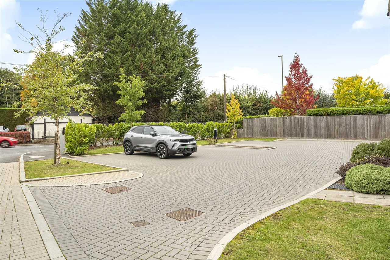 Bourne Close, West End, GU24, photo 11