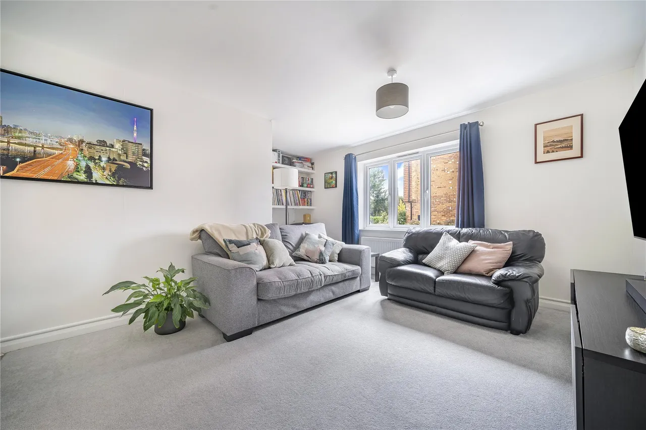 Bourne Close, West End, GU24, photo 7