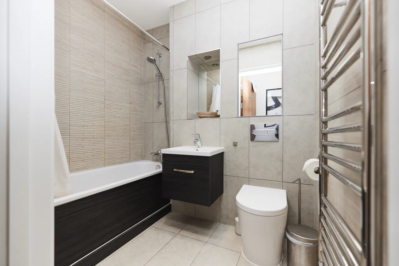 Manor Park Road, London, NW10, photo 7