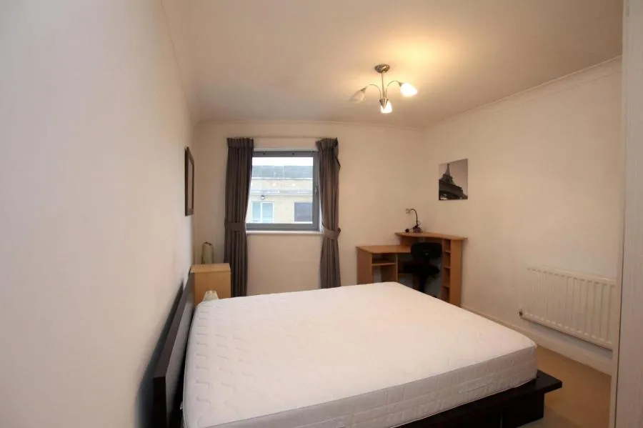 Hersham Road, Walton-On-Thames, KT12, photo 7