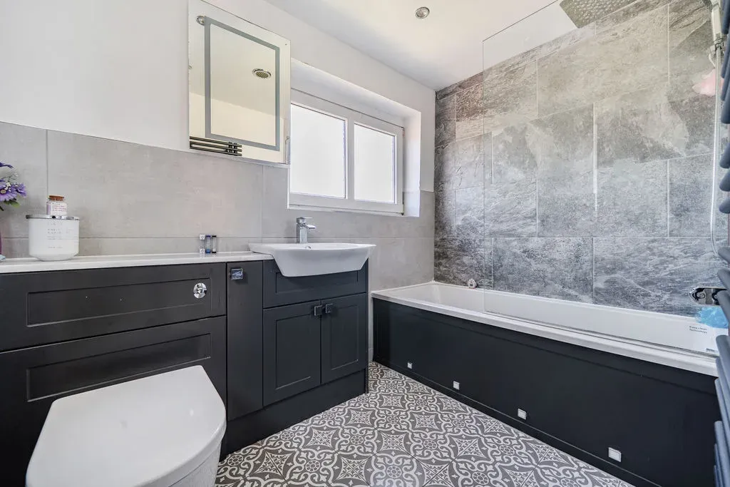 Forfar Drive, Bletchley, Milton Keynes, Buckinghamshire, MK3 7LS, photo 4