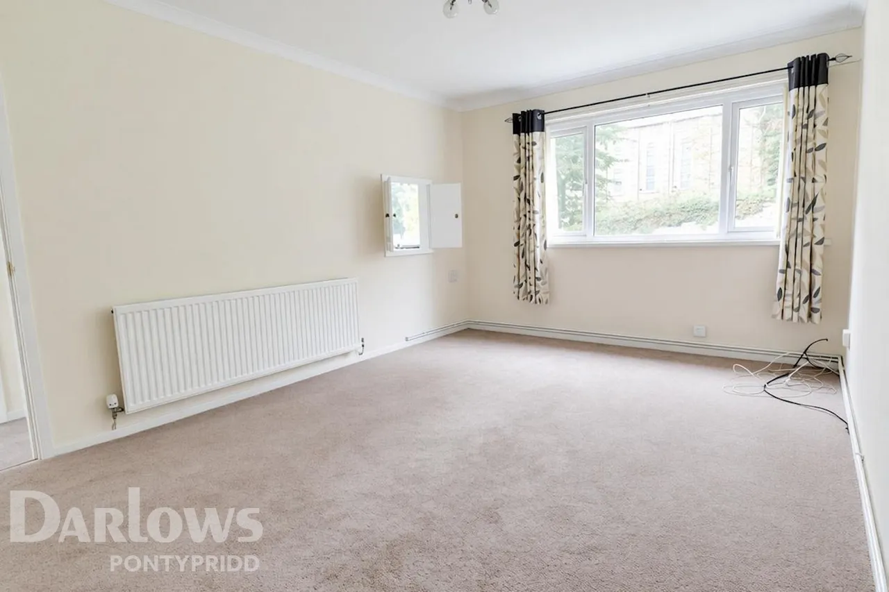 Graig-Yr-Helfa Road, Pontypridd, photo 5