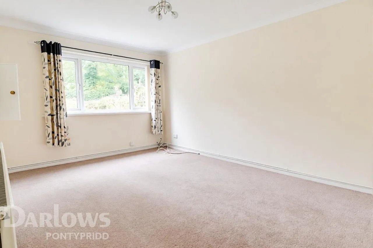 Graig-Yr-Helfa Road, Pontypridd, photo 4