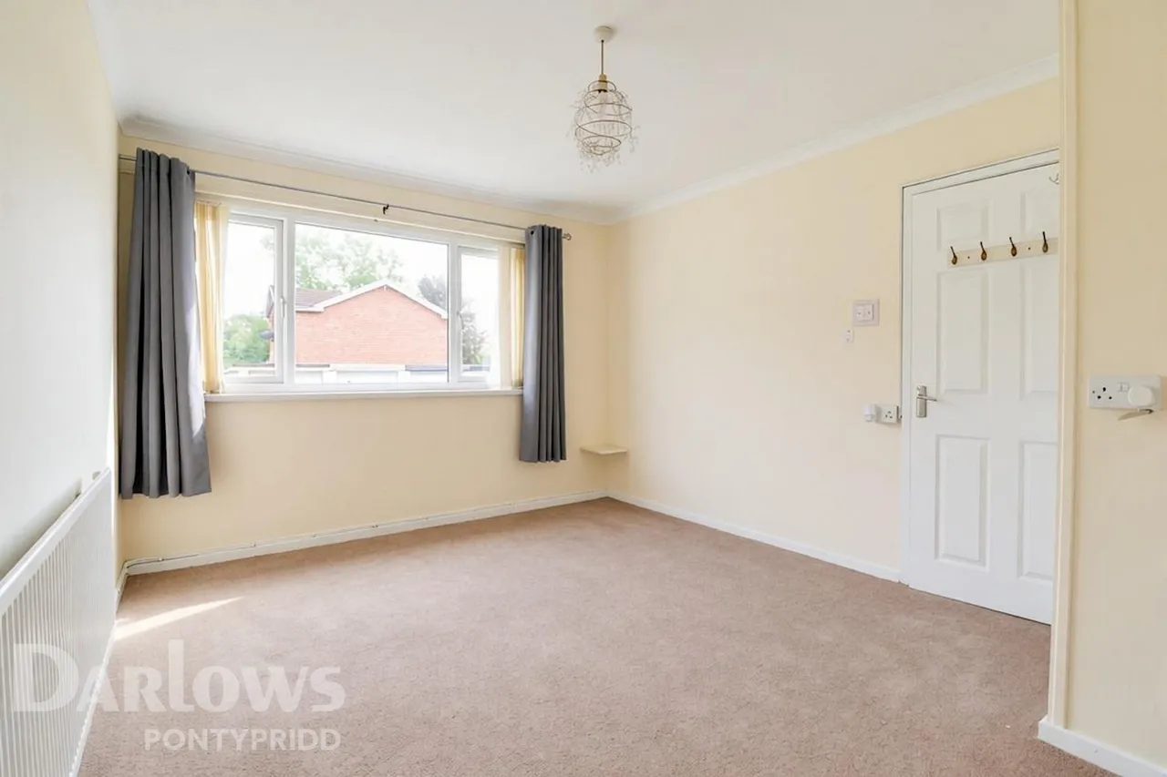 Graig-Yr-Helfa Road, Pontypridd, photo 13