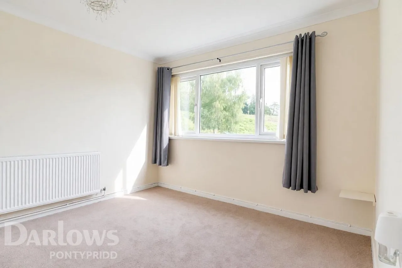 Graig-Yr-Helfa Road, Pontypridd, photo 12