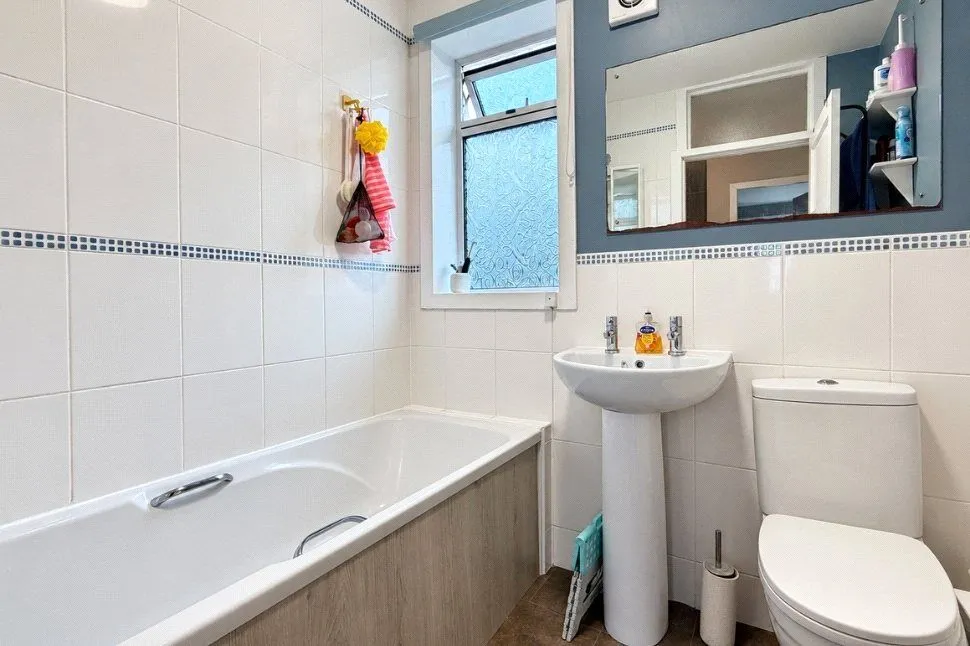 Aird Avenue, IV2, photo 5