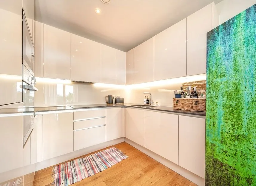 Paddlers Avenue, Brentford, TW8, photo 4