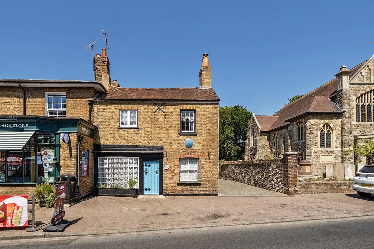 3 bed house for sale — High Street, Dartford, DA4