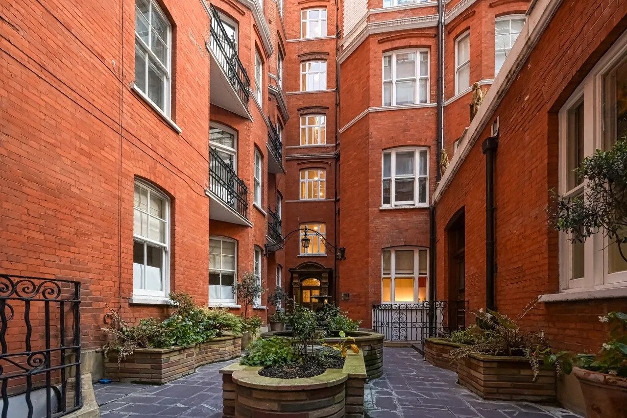 Westminster Palace Gardens, London, SW1P, photo 13