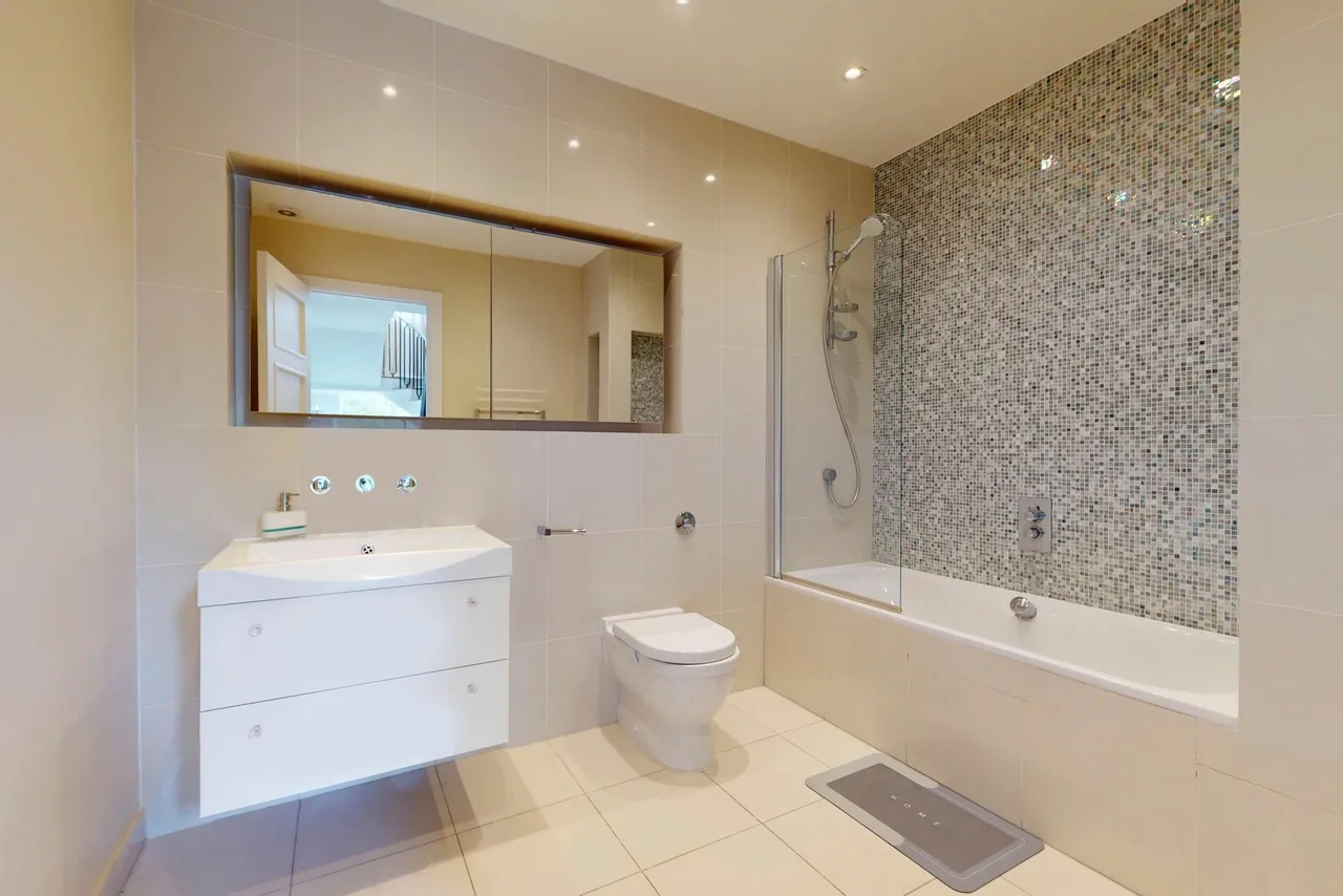 Fairholme Gardens, London, N3, photo 27