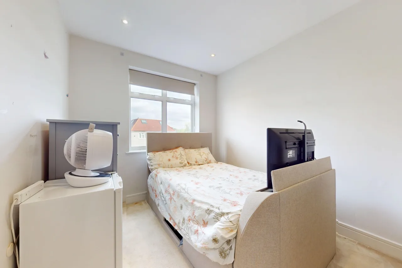 Fairholme Gardens, London, N3, photo 22