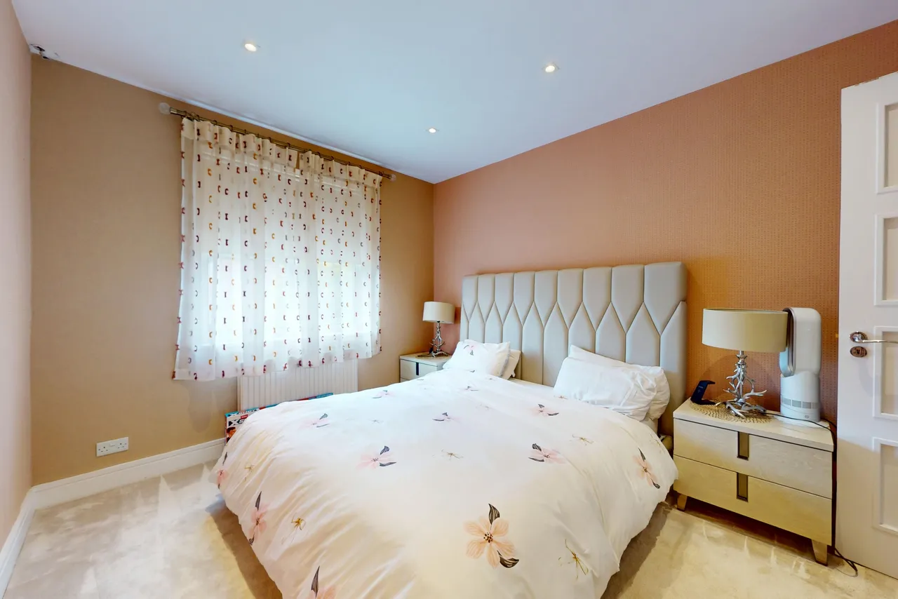 Fairholme Gardens, London, N3, photo 24