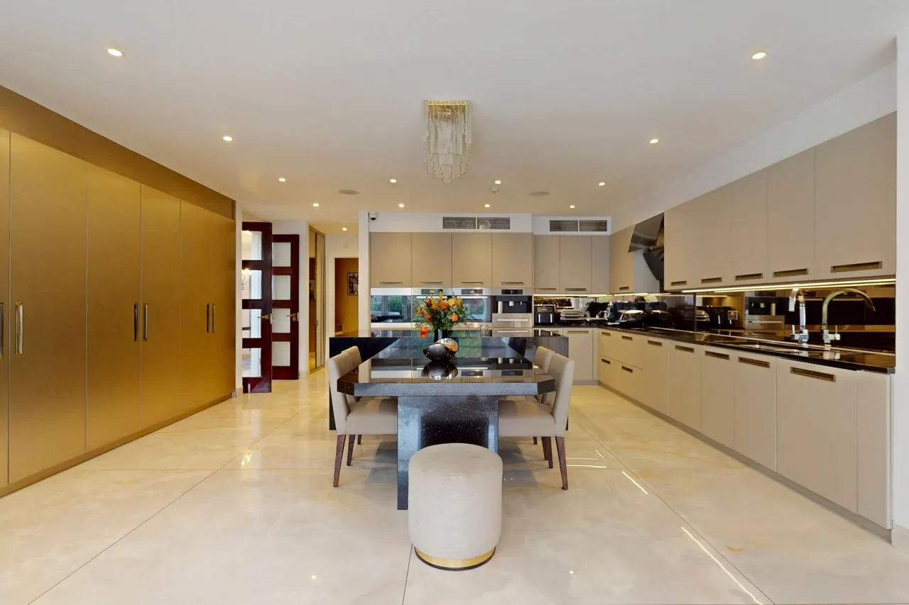 Fairholme Gardens, London, N3, photo 9