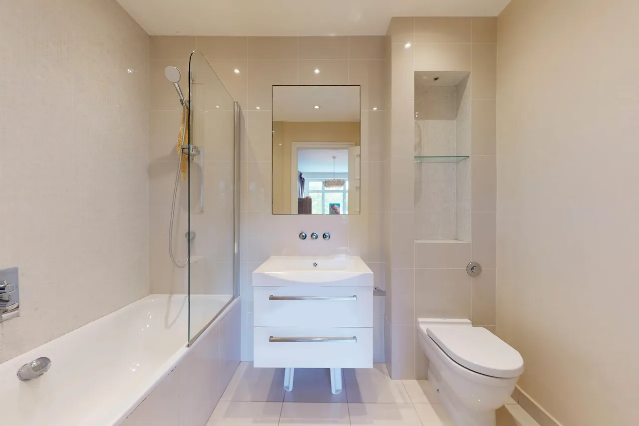 Fairholme Gardens, London, N3, photo 21