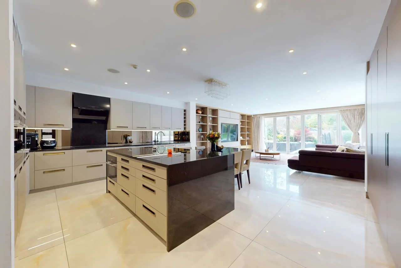 Fairholme Gardens, London, N3, photo 8