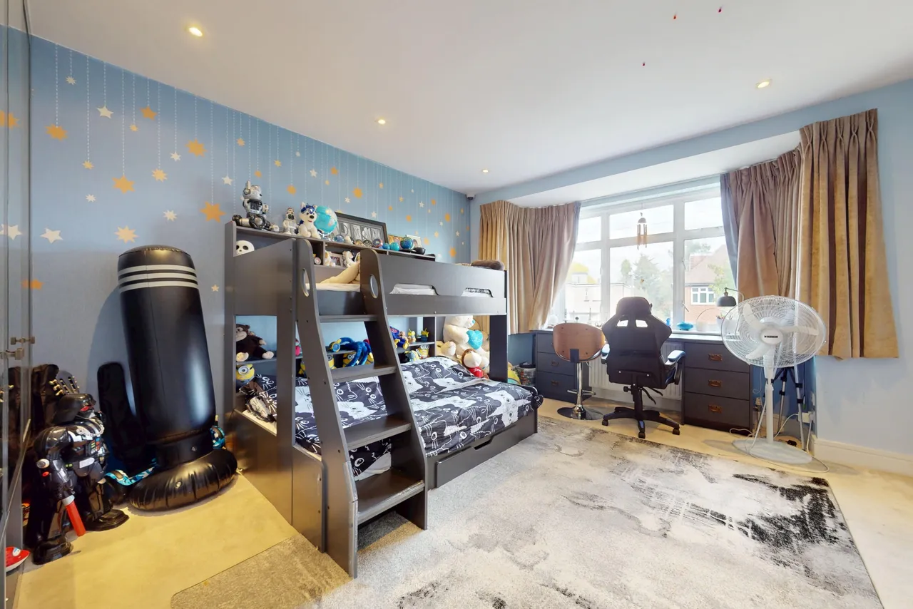 Fairholme Gardens, London, N3, photo 28