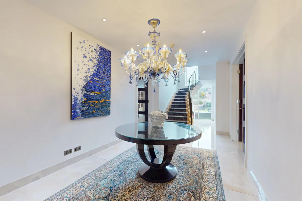 Fairholme Gardens, London, N3, photo 3