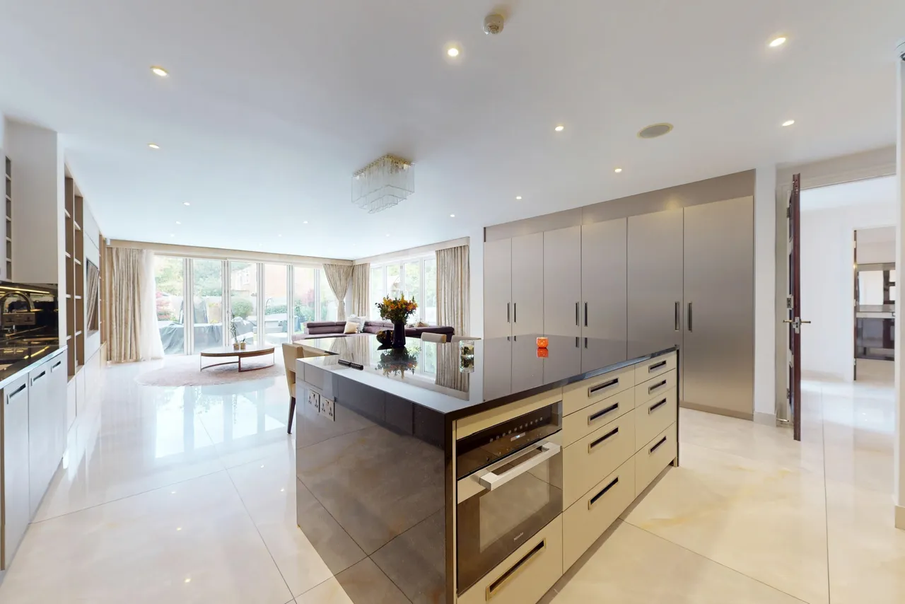 Fairholme Gardens, London, N3, photo 7
