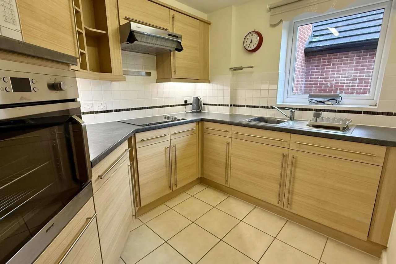 Cherrett Court, BH22, photo 4