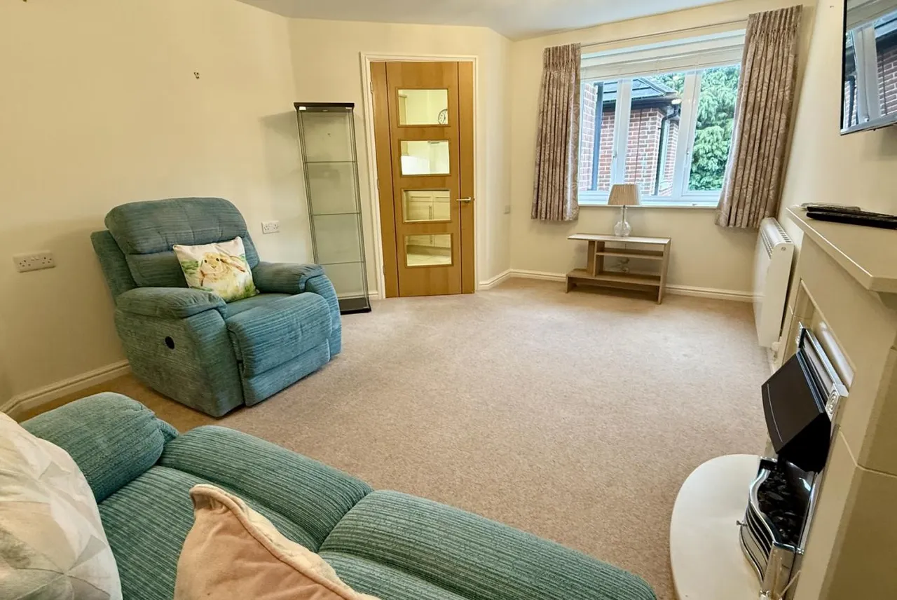 Cherrett Court, BH22, photo 3