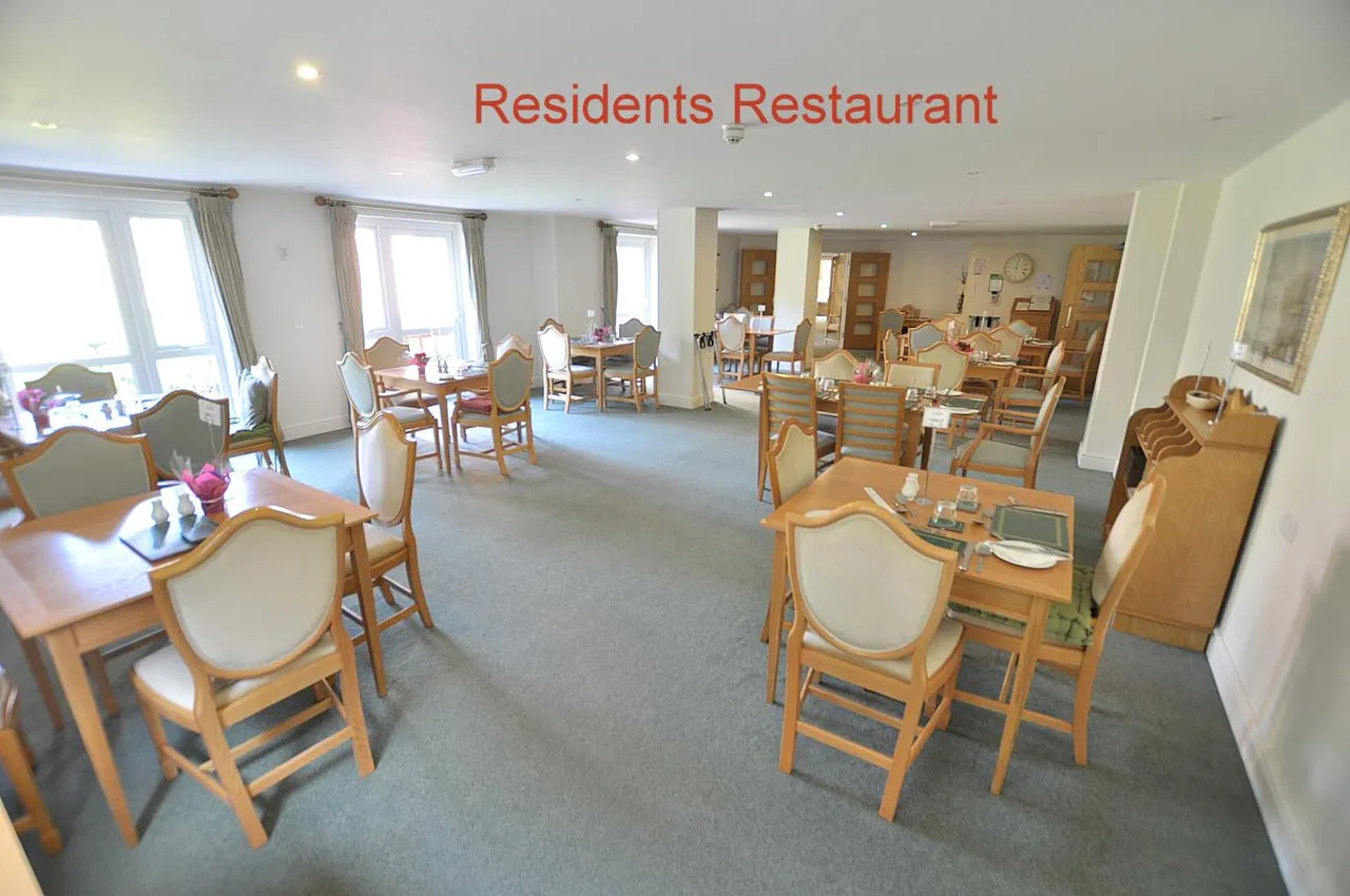 Cherrett Court, BH22, photo 13