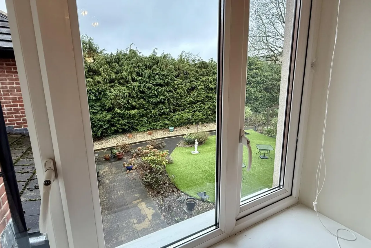 Cherrett Court, BH22, photo 6