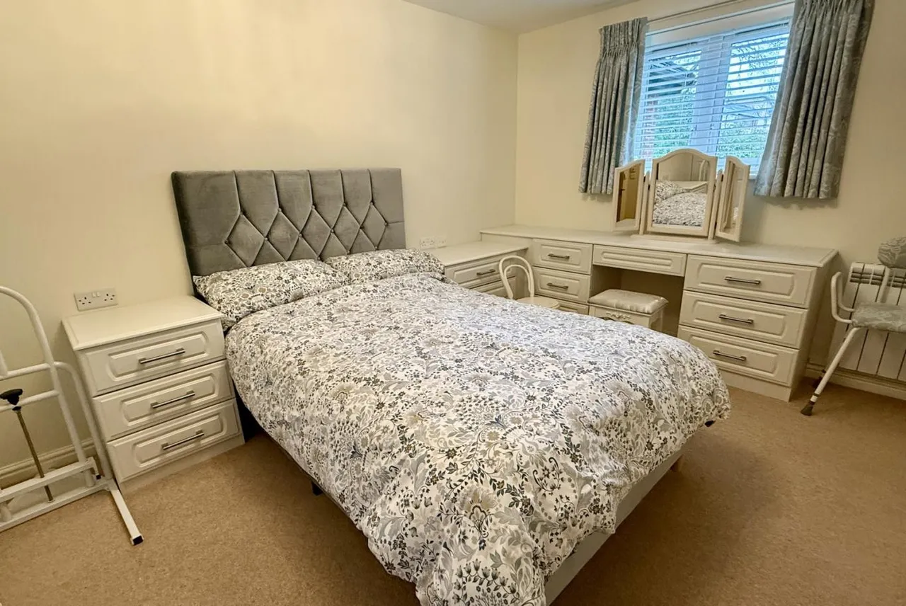 Cherrett Court, BH22, photo 8