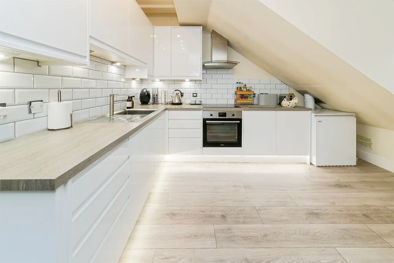 Brantridge Lane, Staplefield, RH17, photo 6