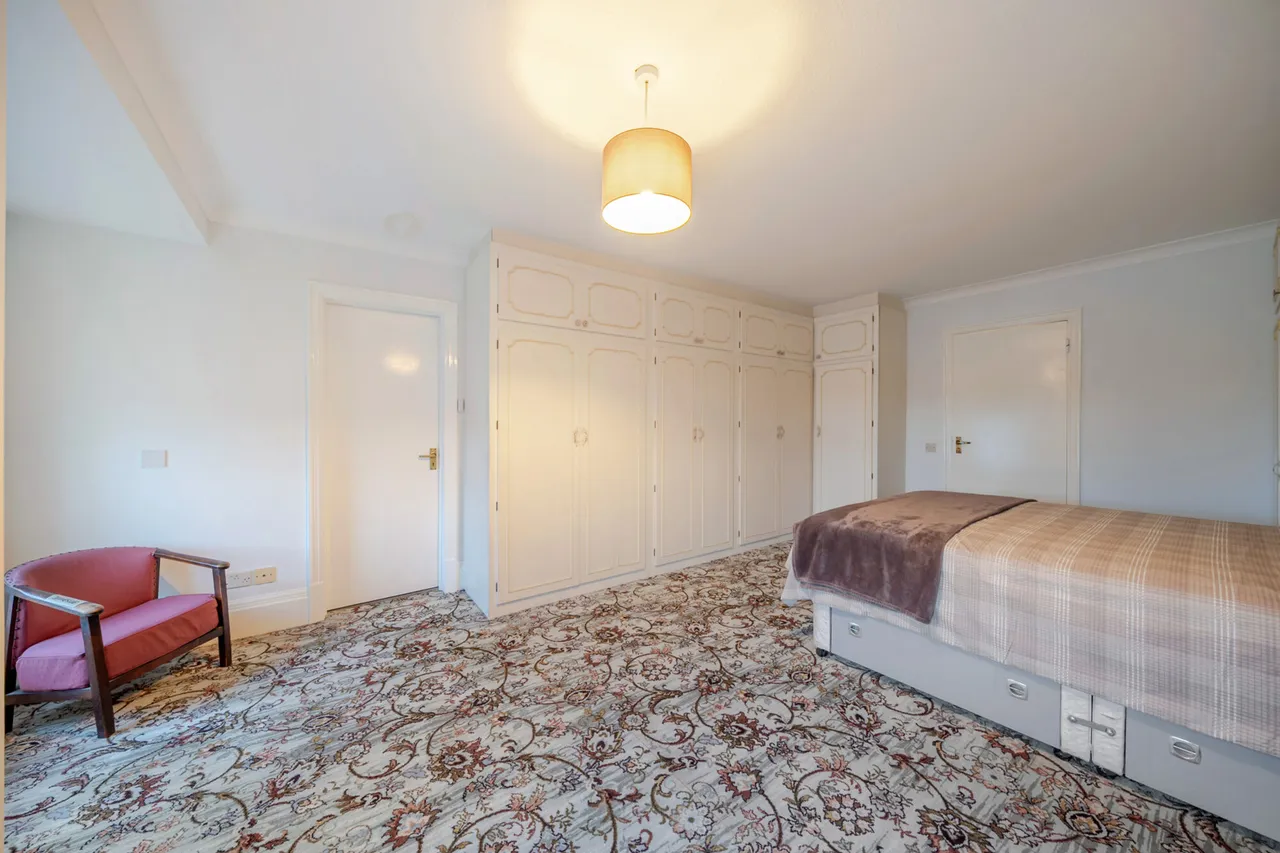 Ashurst Close, Northwood, HA6, photo 10