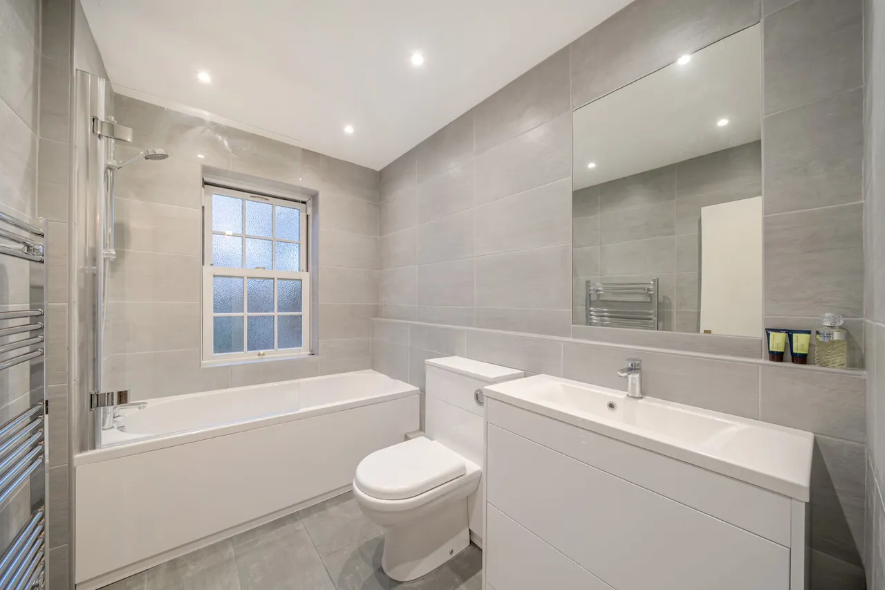 Ashurst Close, Northwood, HA6, photo 9