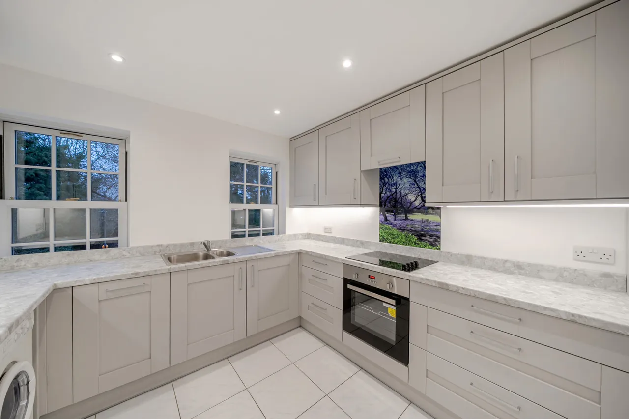 Ashurst Close, Northwood, HA6, photo 15
