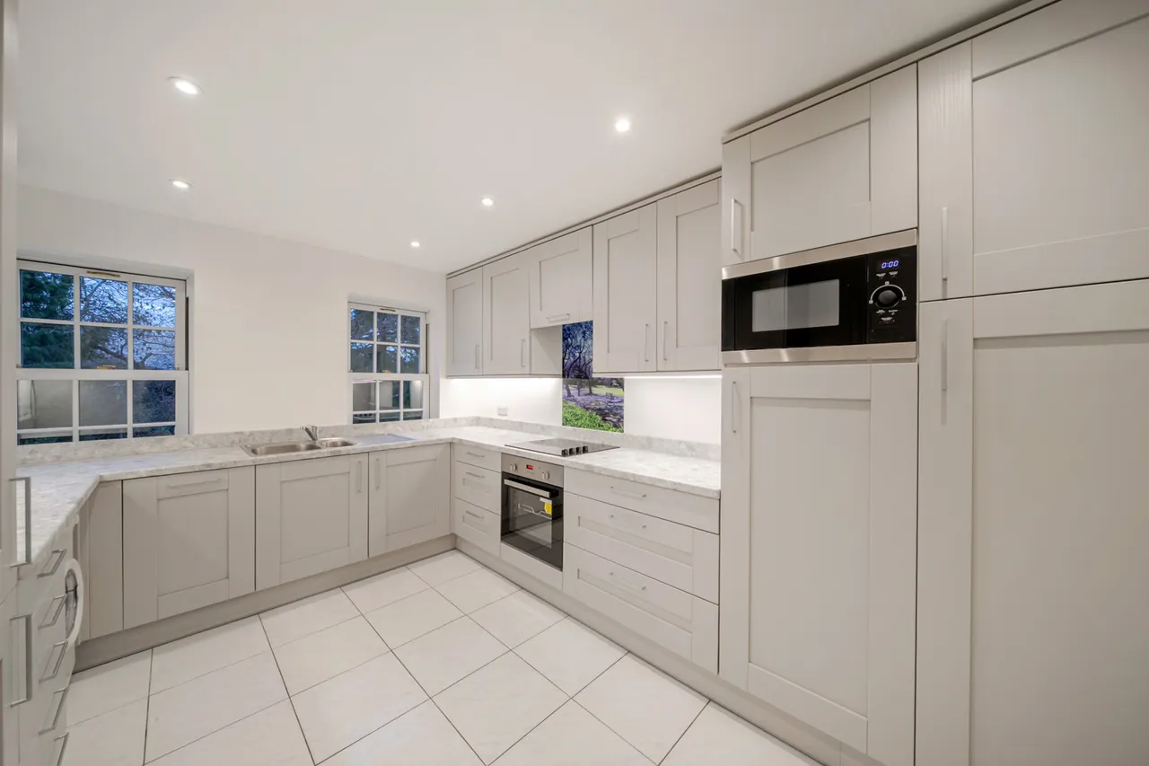Ashurst Close, Northwood, HA6, photo 2