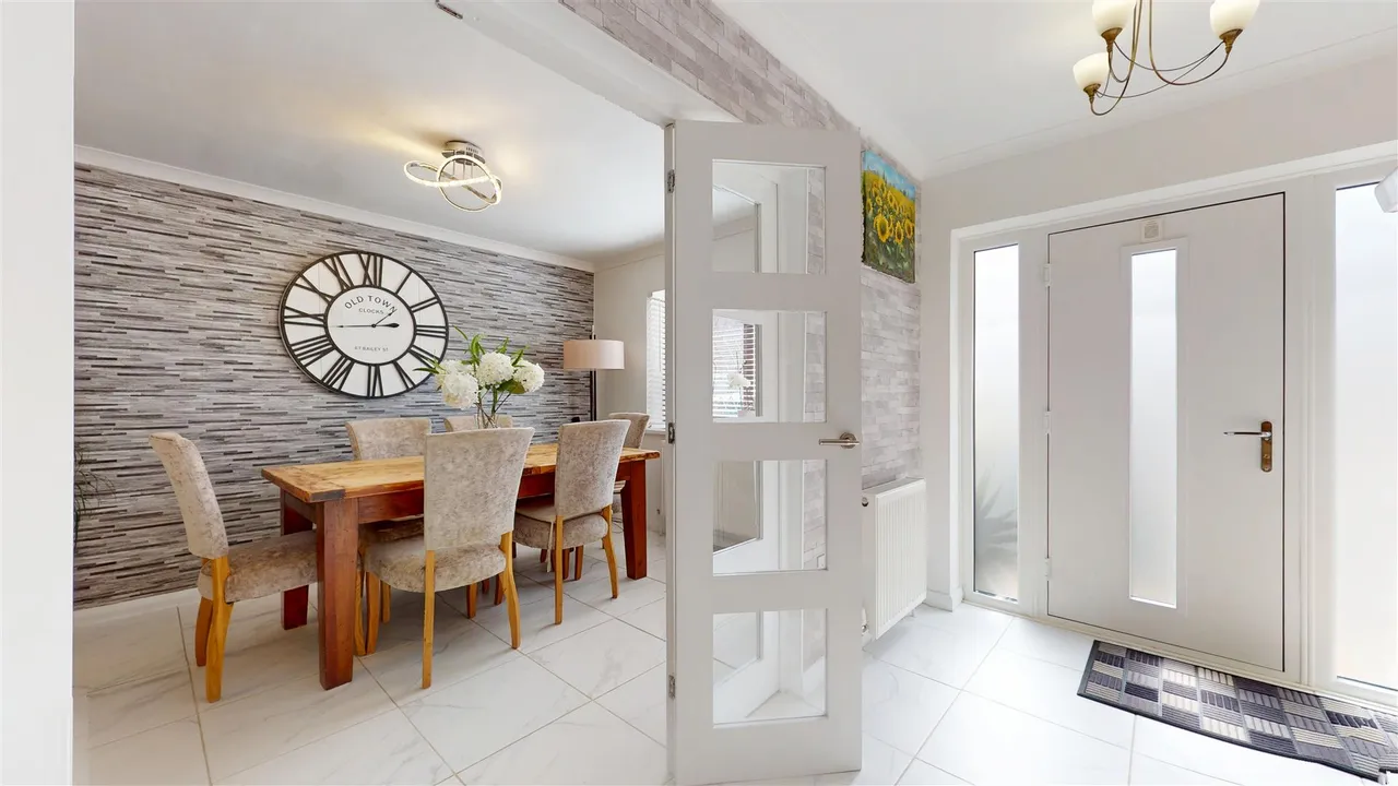 Kincardine Drive, Bletchley, photo 13