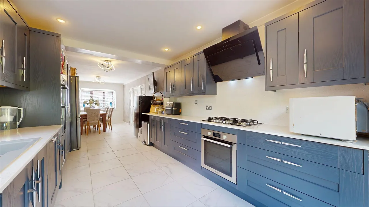 Kincardine Drive, Bletchley, photo 10