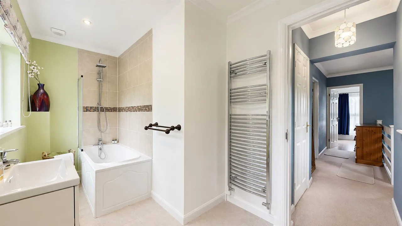Kincardine Drive, Bletchley, photo 21