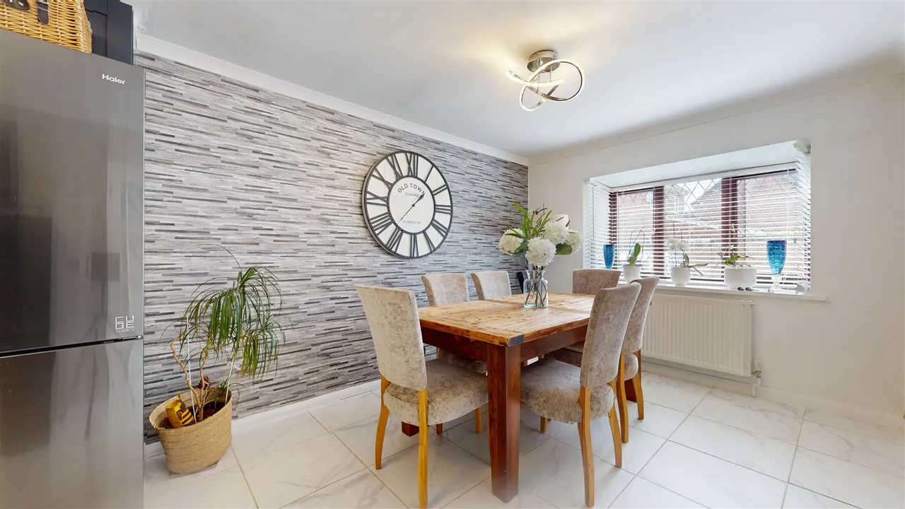 Kincardine Drive, Bletchley, photo 6