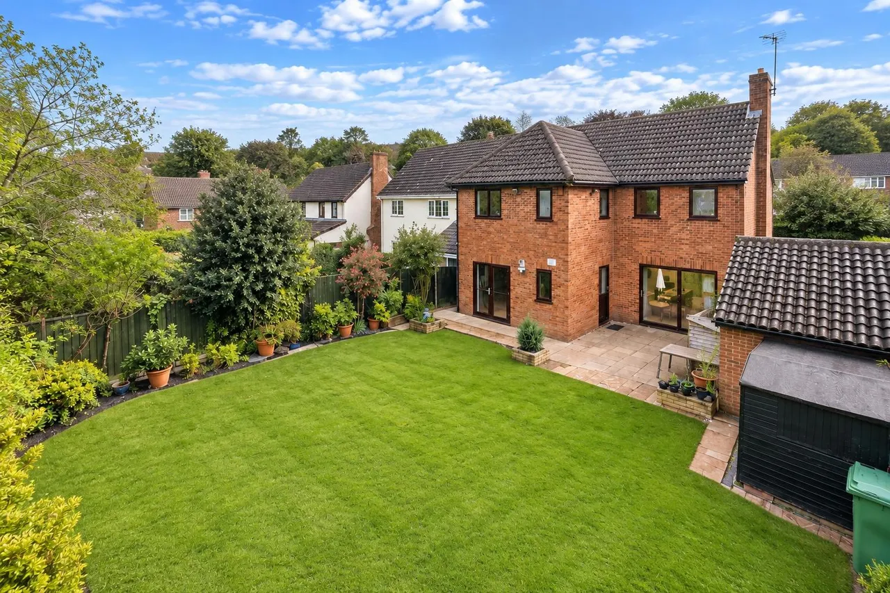 4 bed house for sale, Kincardine Drive, Bletchley
