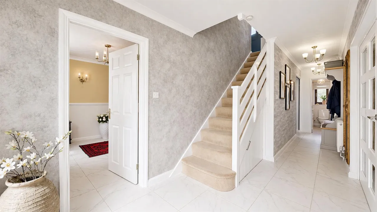 Kincardine Drive, Bletchley, photo 14
