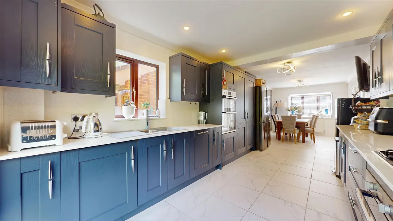Kincardine Drive, Bletchley, photo 12