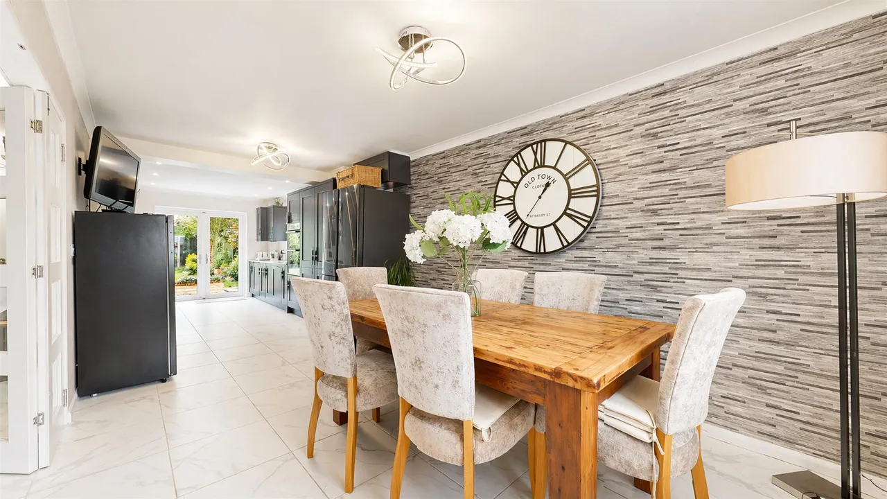 Kincardine Drive, Bletchley, photo 4