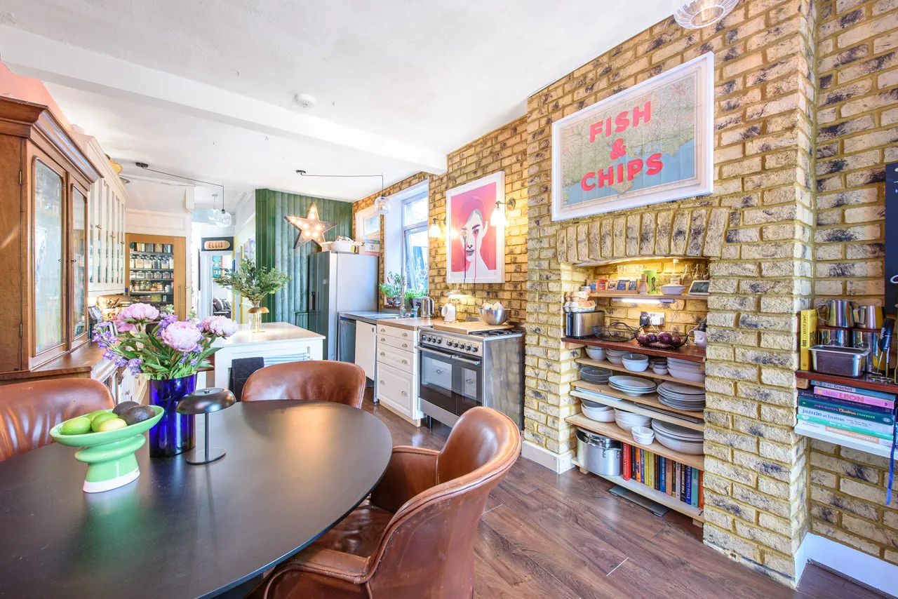 13 Gillingham Road, London, photo 7
