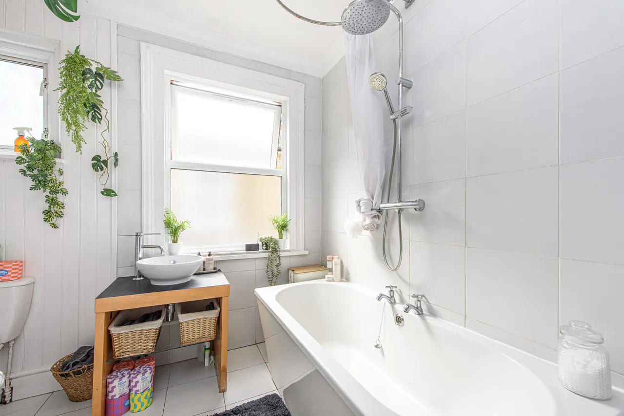 13 Gillingham Road, London, photo 10